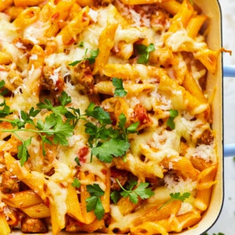 Gratinerad mostaccioli med ricotta, köttfärs & mozzarella