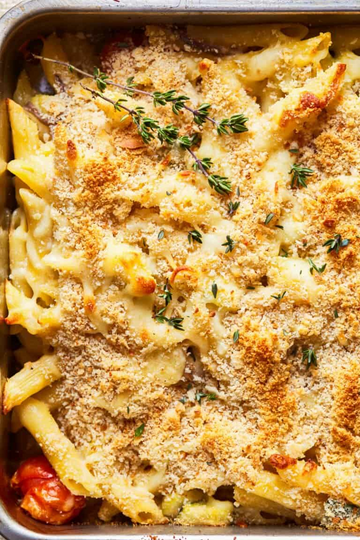 Ugnsbakad Pasta Primavera med Krämig Ostsås